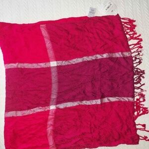 Liz Claiborne Red and Pink Textured Scarf